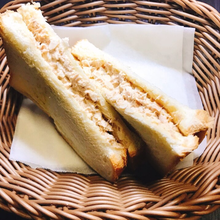 簡単朝ごはん!ランチパック風ツナマヨサンド 93円